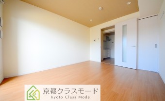 Room 8