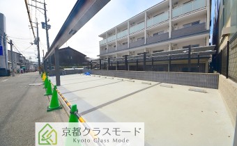 敷地内ガレージ