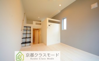 「スキップフロア」タイプのお洒落な「メゾネットロフト」のお部屋です♪