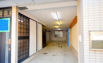 敷地内ガレージ