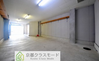 敷地内ガレージ
