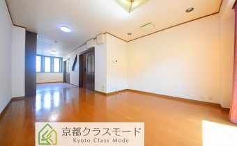 「駐車場2台付き」の「京都駅前」の一戸建てです♪