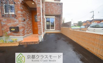 敷地内ガレージ（軽のみ）＆駐輪スペース