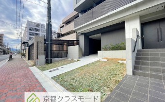 敷地内ガレージ