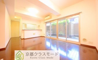 「専用ガレージ付き」の快適なお部屋です♪