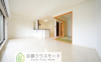 白を基調とした広々20帖のLDK♪