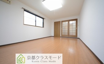 Room8