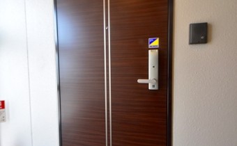 玄関ドア