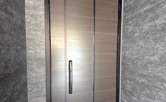玄関ドア（共用部）