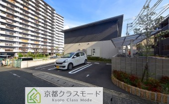 敷地内ガレージ