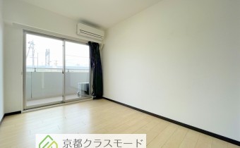 Room 5.5　（真ん中部屋）