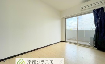 Room 5.5　（真ん中部屋）