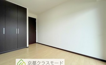 Room 5.5　（真ん中部屋）