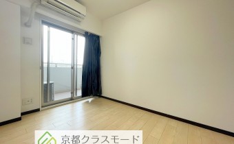 Room 5.5（玄関側）