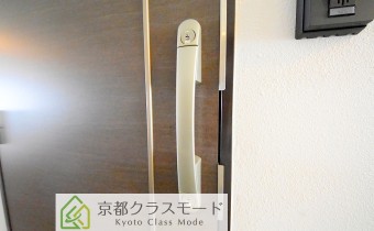 ダブルロックドア