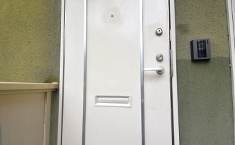 玄関ドア　