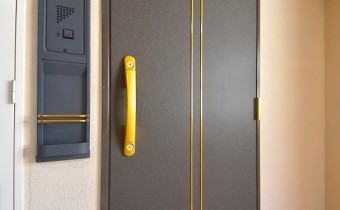 玄関ドア