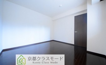 Room 8