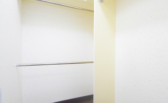 ウォークインクローゼット（内部）