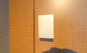 ダブルロックドア