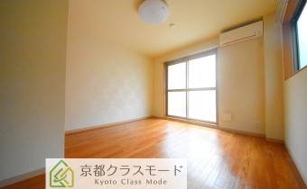 Room 8