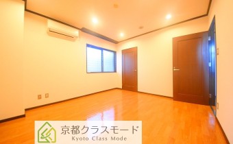 Room7.4