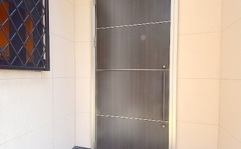 玄関扉