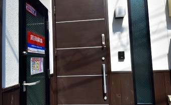 玄関ドア