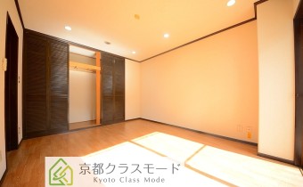 Room8