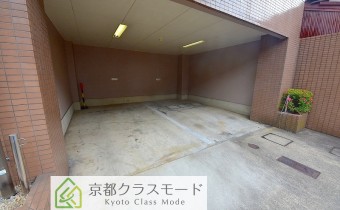敷地内ガレージ