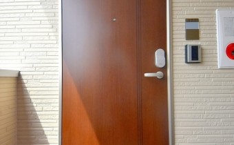 玄関ドア　