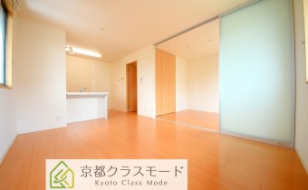 カウンターキッチンタイプの使い勝手の良いリビングダイニング♪　