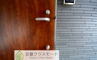 ダブルロックドア