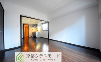 Room7.3