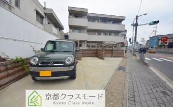 敷地内ガレージ