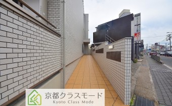 エントランス前