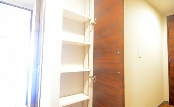 廊下物入
