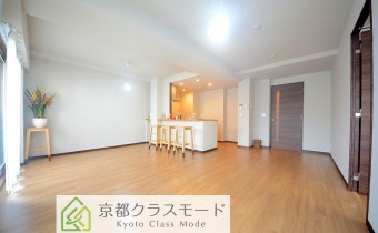 「築浅＆分譲仕様」の2LDK♪「南向きリビング」で陽当たり良好です♪