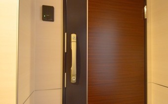 玄関ドア