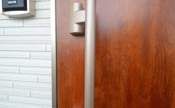 ダブルロックドア