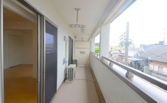 バルコニ－