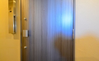 玄関ドア