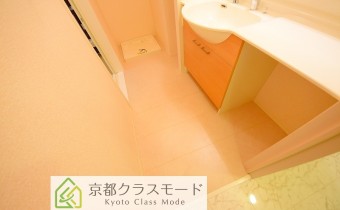 ※室内写真は同建物内の103号室のものです。