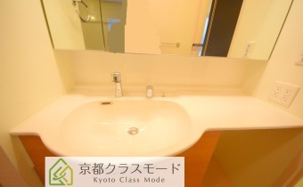 ※室内写真は同建物内の103号室のものです。