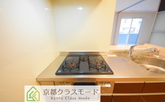 ※室内写真は同建物内の103号室のものです。