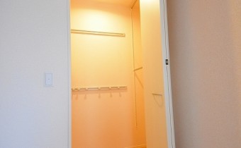 ※室内写真は同建物内の103号室のものです。