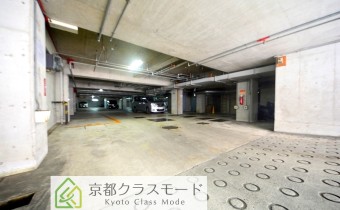 地下平面駐車場