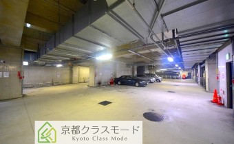 敷地内ガレージ