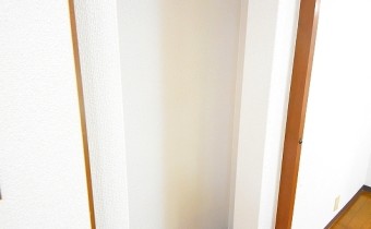 台所横物置