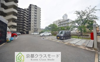 敷地内ガレージ
